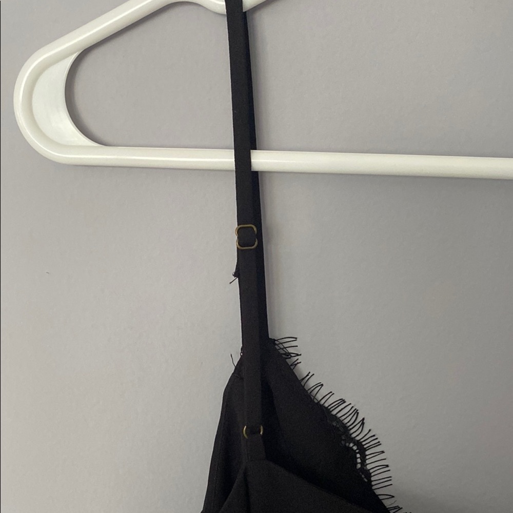 Melrose and Market Black Camisole Sleeveless Top - Picture 4 of 6
